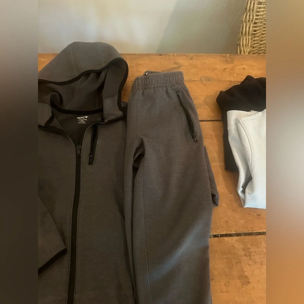Boys size 8 old navy active wear